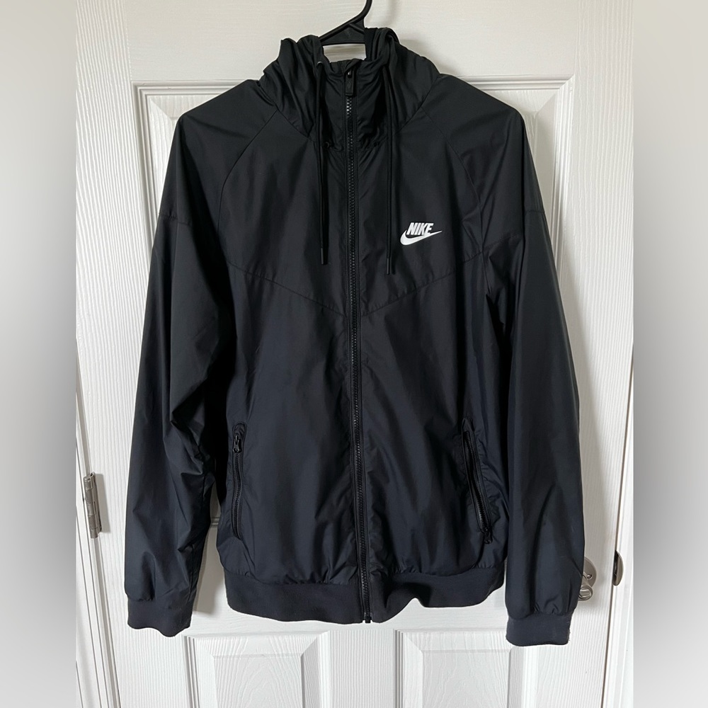 Nike Windbreaker (men’s small)